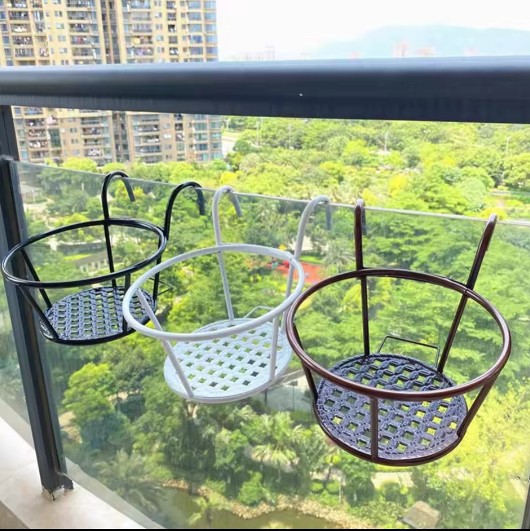Metal Railing Flower Pot Holder Set with Rail